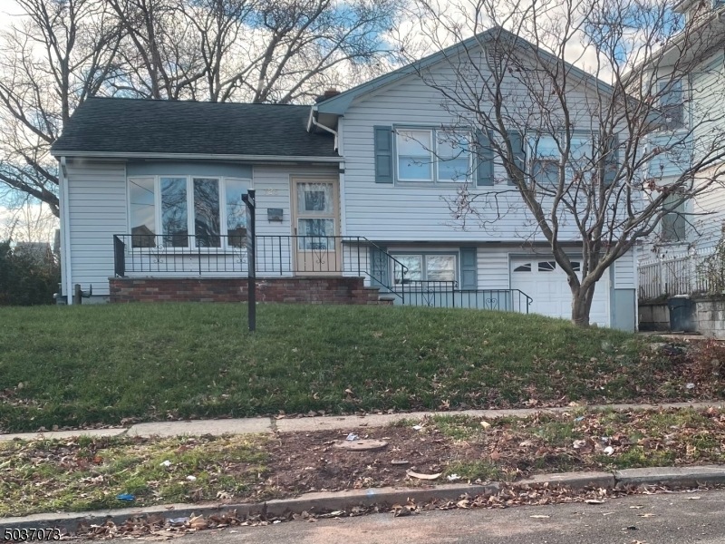 725 Summit St, Linden, NJ 07036 - photo 1