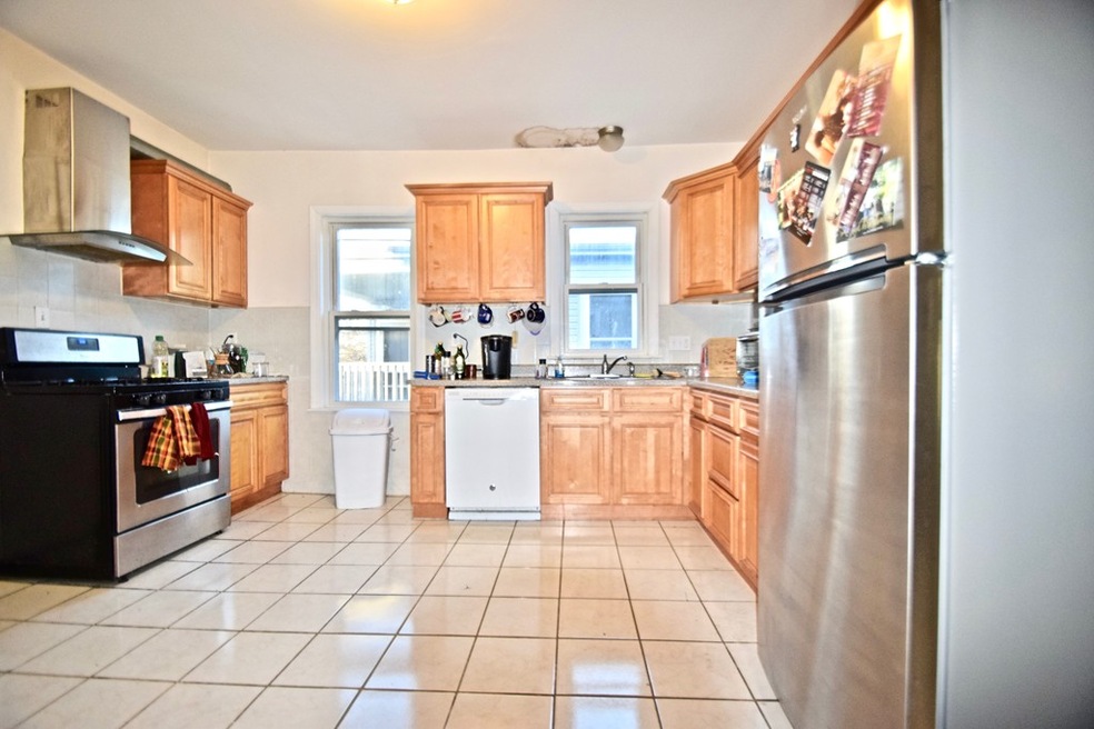 9 Mulford St unit 3, Brookline, MA 02445 - photo 1