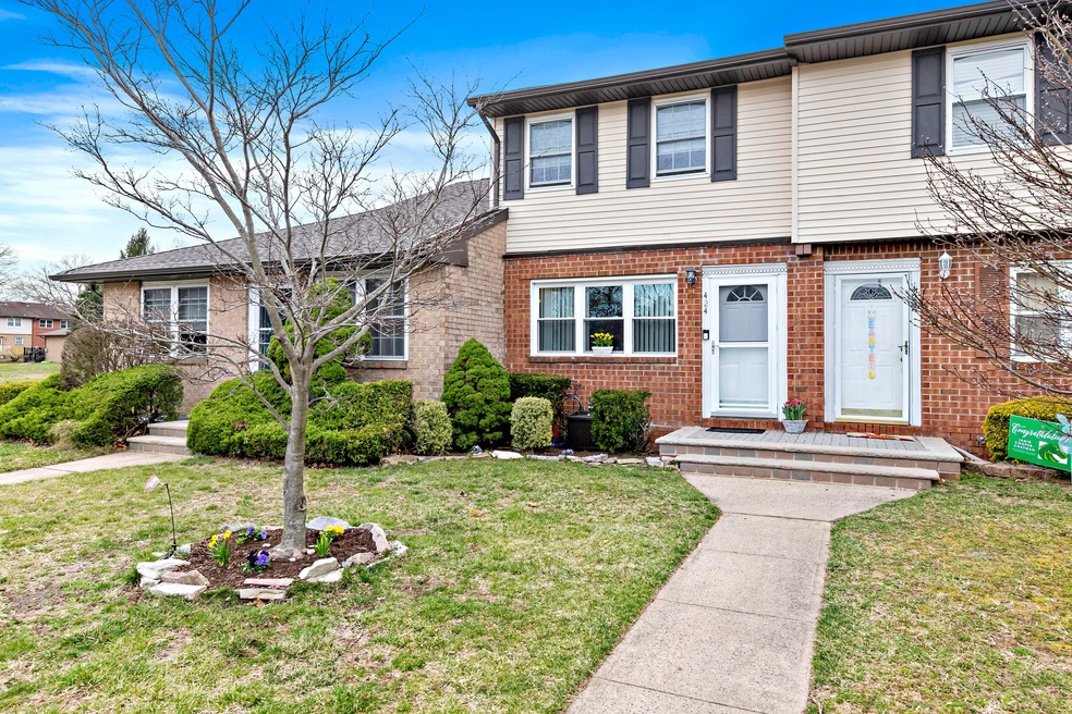 424 Lonna Court