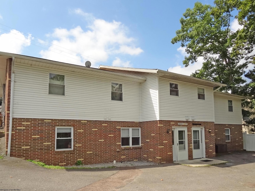 1609 Bergamont St, Morgantown, WV 26505 - photo 1