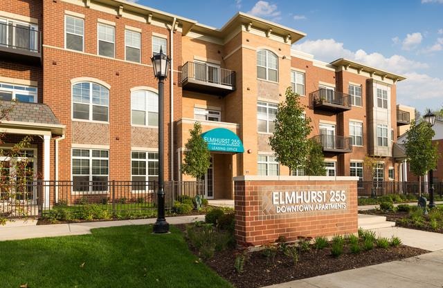 255 N Addison Ave unit 438, Elmhurst, IL 60126 - photo 1