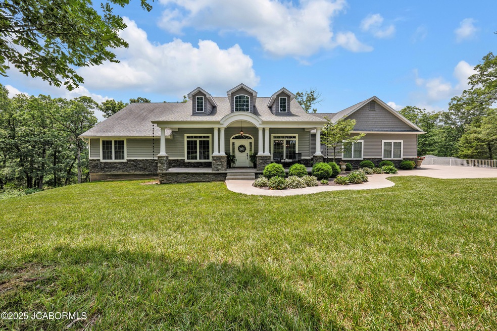 Pending $1,249,000