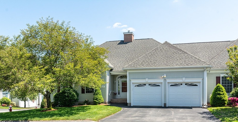 37 Hickory Crossing, Dracut, MA 01826 - photo 1