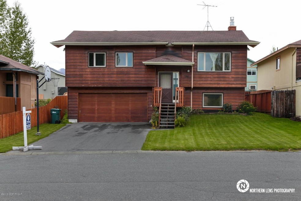 1_Exterior_Straight