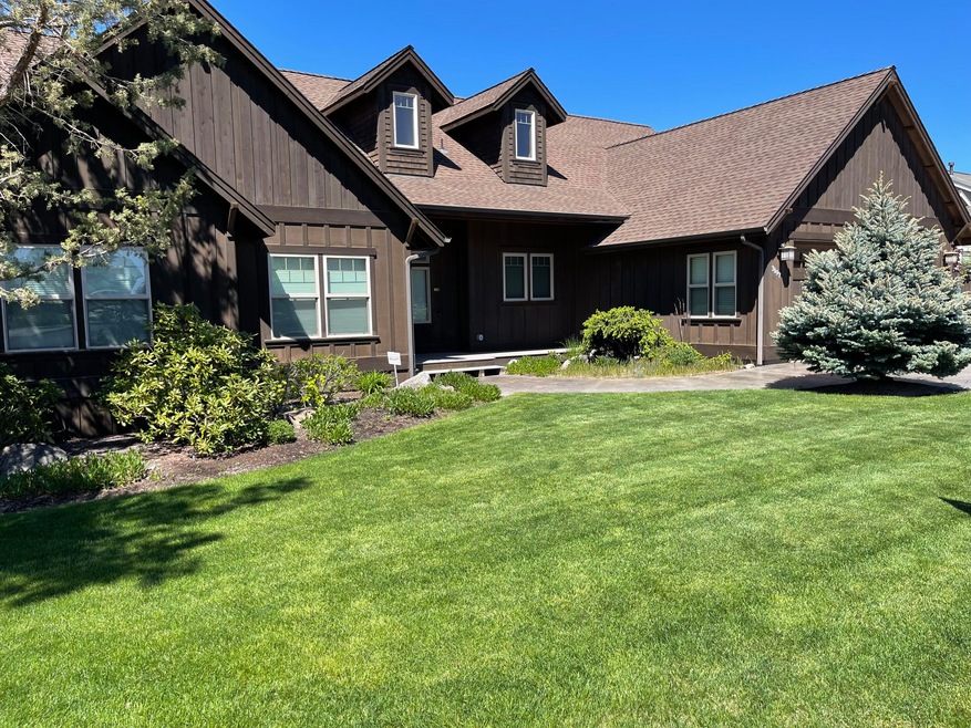 3197 SW Cascade Vista Dr, Redmond, OR 97756 - photo 1