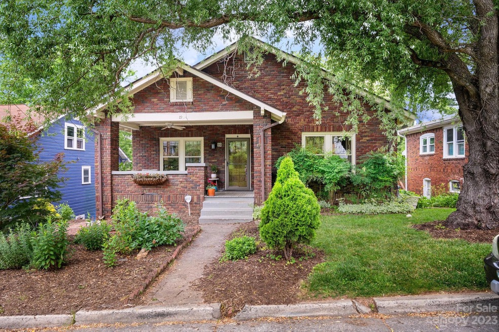 Charming Brick Bungalow in Walkable West Asheville