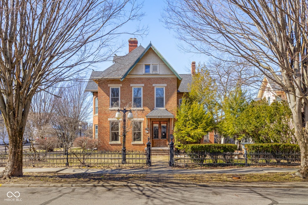 806 Franklin St, Columbus, IN 47201 - photo 1