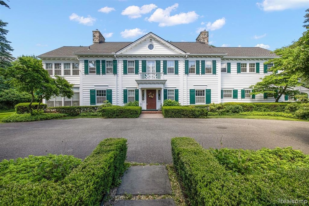 4805 N Harsdale Rd, Bloomfield Hills, MI 48302 - photo 1