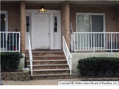 65 Elmwood Park Dr unit 27, Staten Island, NY 10314 - photo 1