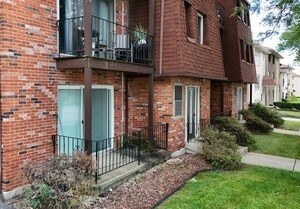 9725 Ridgeland Ave unit 1N, Oak Lawn, IL 60453 - photo 1