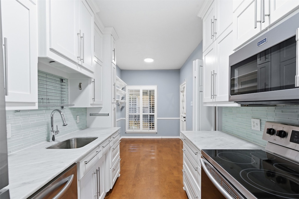 4320 Bellaire Dr S unit 221, Fort Worth, TX 76109 - photo 1