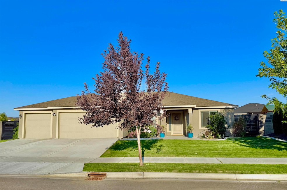 3325 S Mckinley St, Kennewick, WA 99338 - photo 1