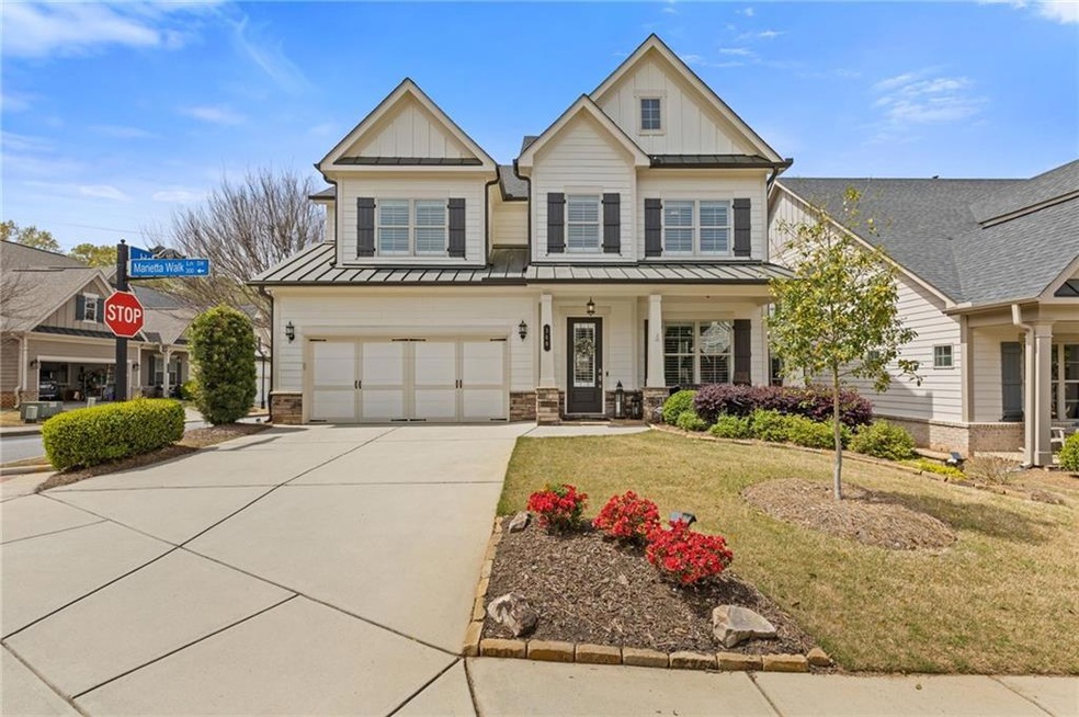 Beautiful home located just mins from downtown Mar