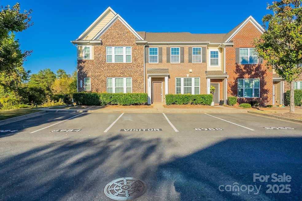 8988 Lanark Ln, Fort Mill, SC 29707 - photo 1