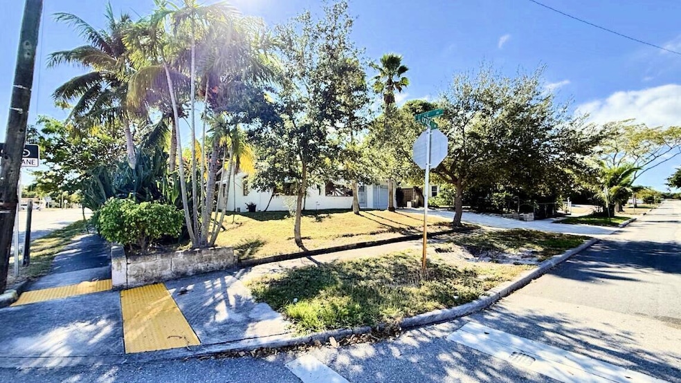 802 Lytle St, West Palm Beach, FL 33405 - photo 1