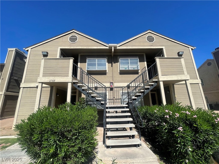 2742 Alicialynn Way unit B, Las Vegas, NV 89121 - photo 1