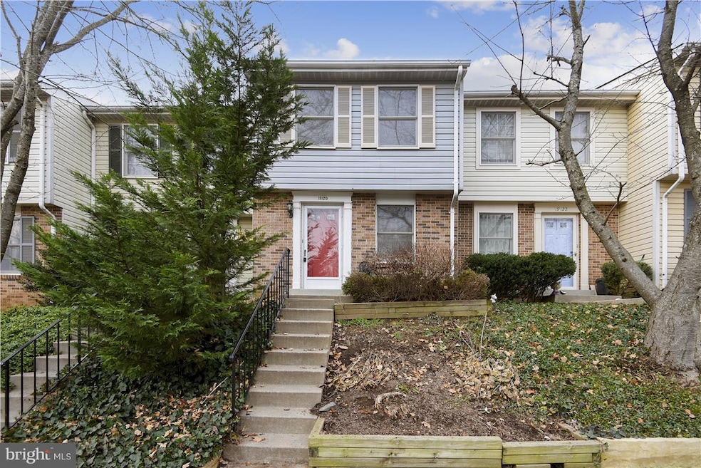 19120 Willow Spring Dr, Germantown, MD 20874 - photo 1