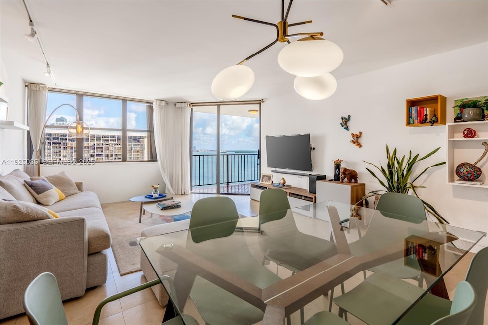 Brickell Condos unit D2006, Miami, FL 33129 - photo 1