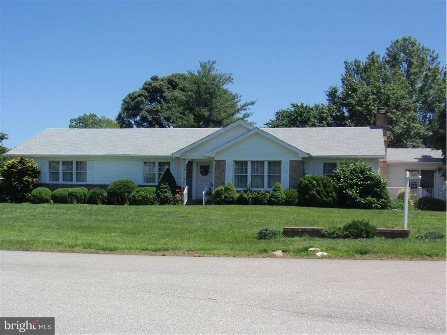 631 Riverside Dr, Annapolis, MD 21403 - photo 1