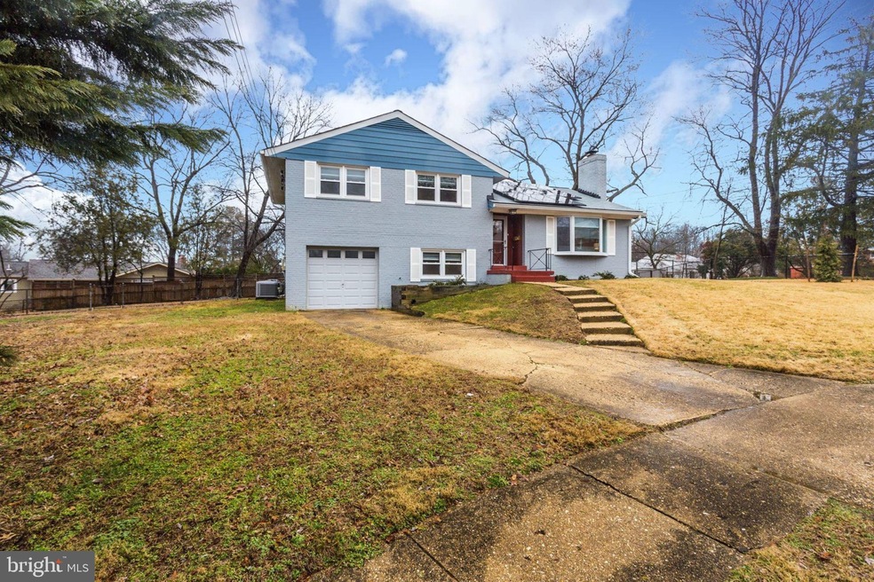 901 Banks Place, Alexandria, VA 22312 - photo 1