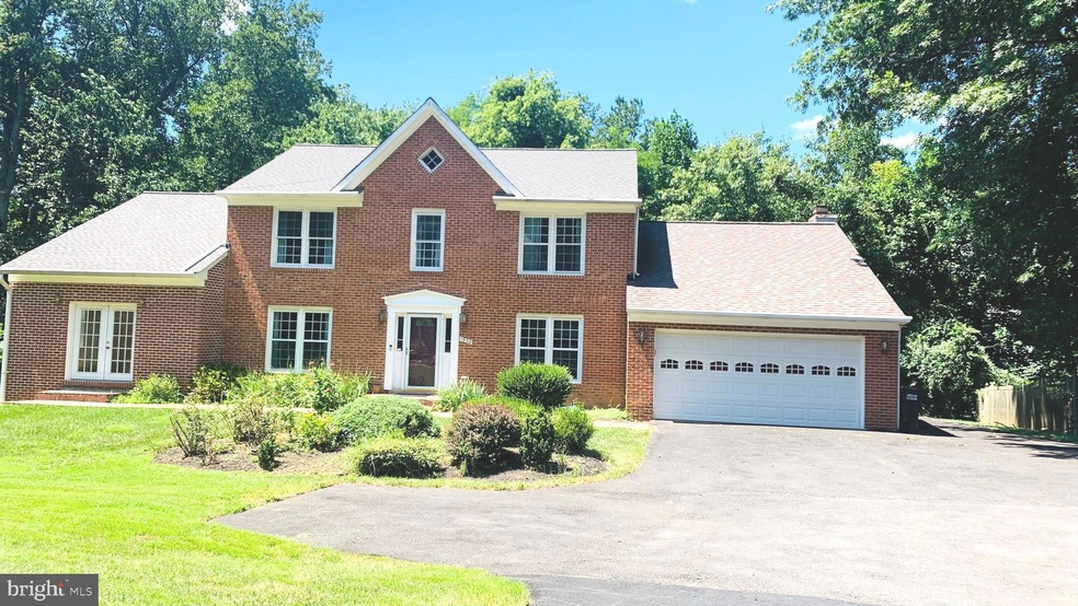 1992 Hidden Fox Way, Vienna, VA 22182 - photo 1