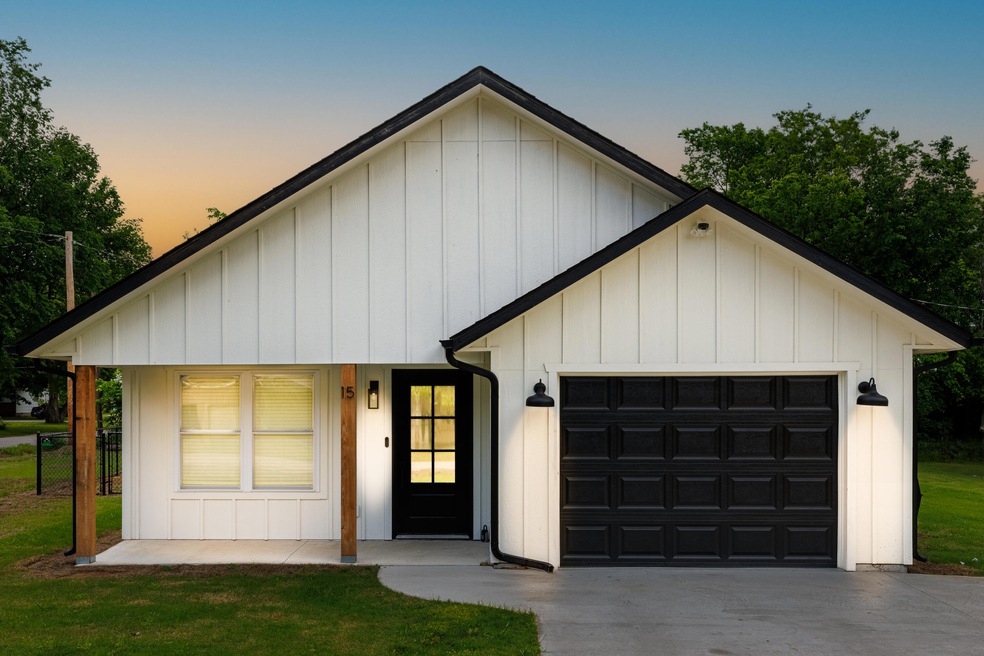 15 S Ora St, Pryor, OK 74361 - photo 1