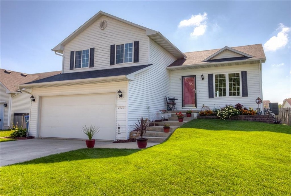 2525 Eagle Point Ct, Des Moines, IA 50320 - photo 1