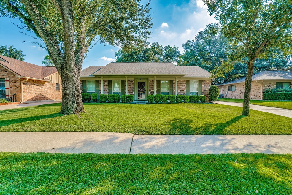 8211 Concho St, Houston, TX 77036 - photo 1