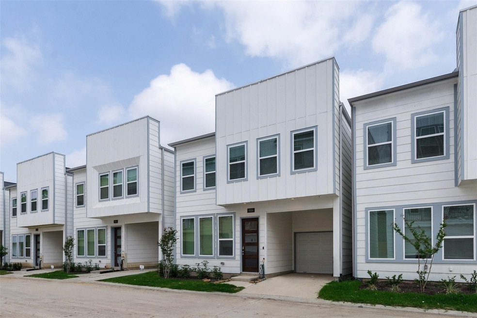 9014 Lonestar River Ln, Houston, TX 77080 - photo 1