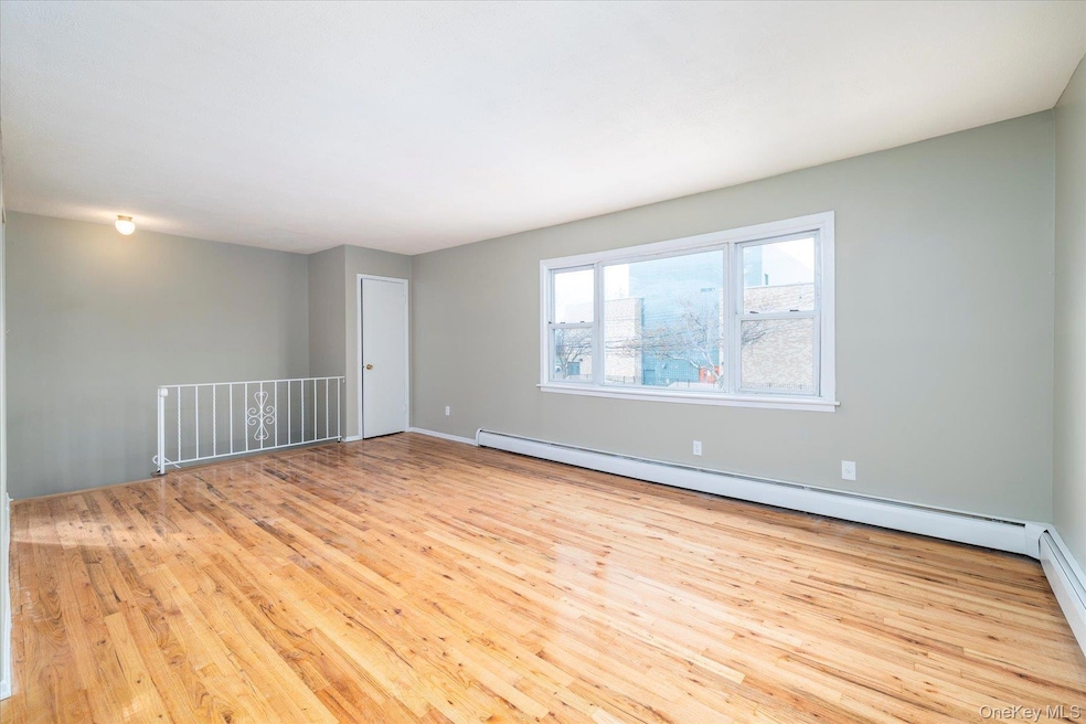 148-27 230th Place unit 2, Jamaica, NY 11413 - photo 1