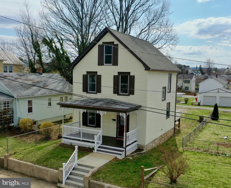 113 W 7th Ave, Ranson, WV 25438 - photo 1