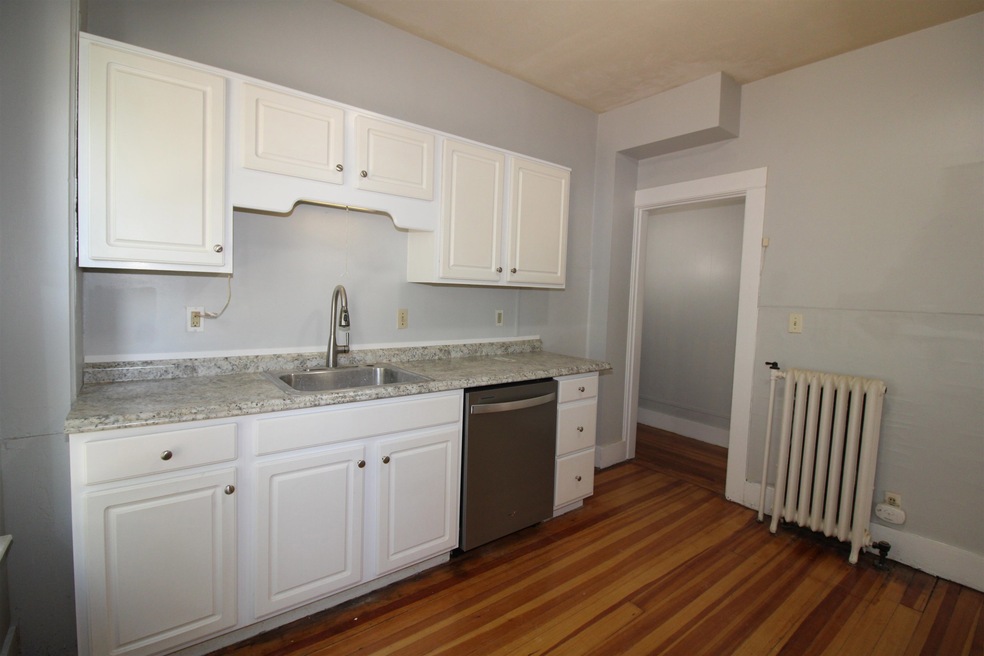 189 S Main St, Rochester, NH 03867 - photo 1