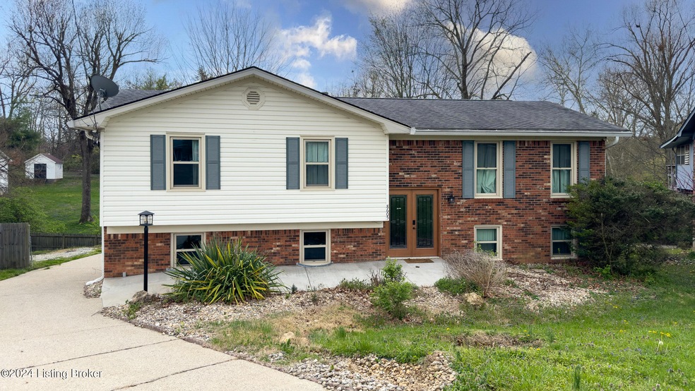 8605 Burlingame Ct, Louisville, KY 40219 - photo 1