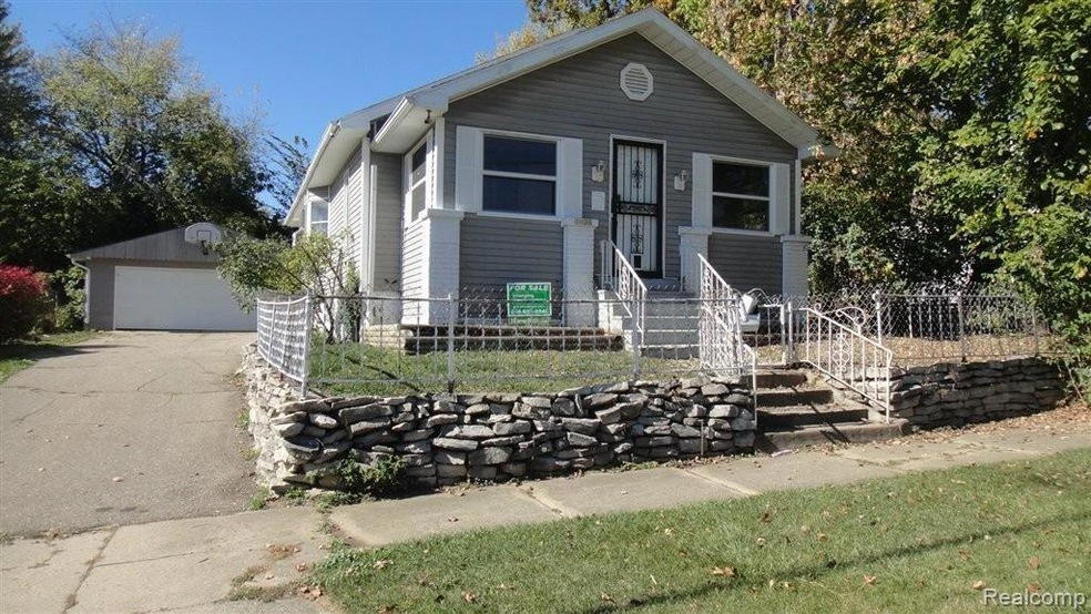 1426 Clancy Ave, Flint, MI 48503 - photo 1