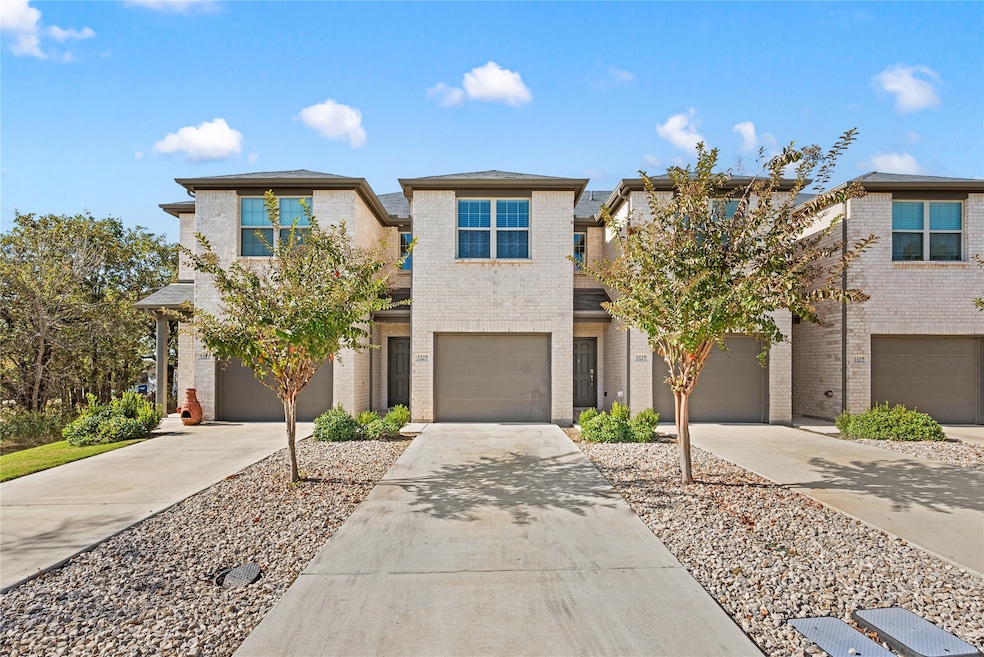 1218 Chestnut Ct unit 2, Runaway Bay, TX 76426 - photo 1