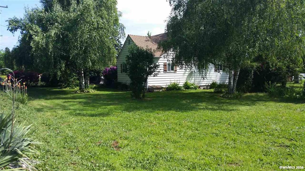 210 SE Lacreole Dr, Dallas, OR 97338 - photo 1