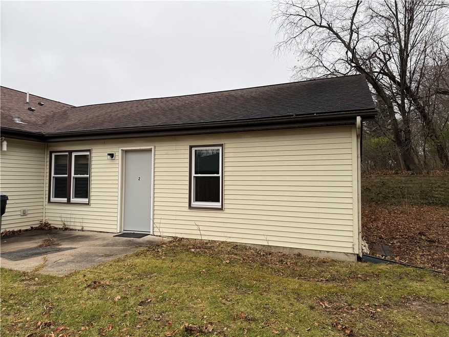 538 Woodridge Ct unit 2, Menomonie, WI 54751 - photo 1