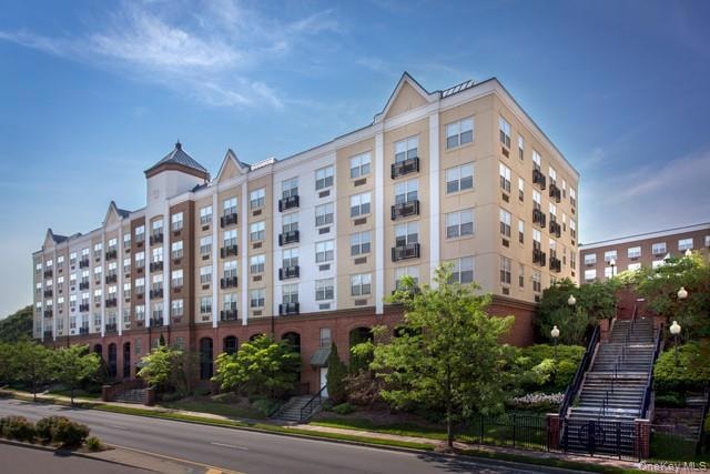 100 Glen St unit N2411, Glen Cove, NY 11542 - photo 1