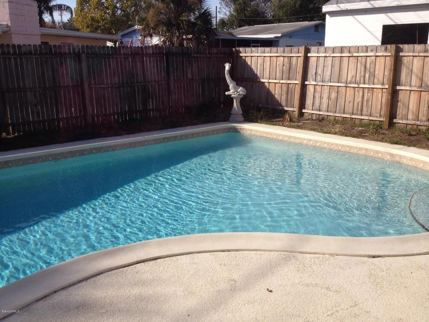 1201 vassar beautiful pool