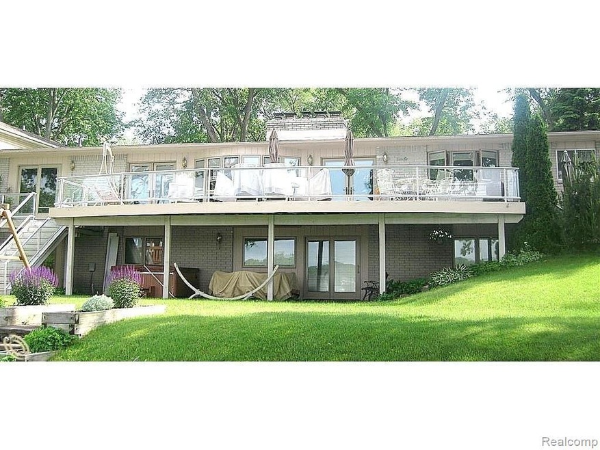 2345 Lakena Rd, West Bloomfield, MI 48324 - photo 1