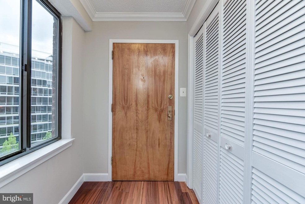 3 Washington Cir NW unit 701, Washington, DC 20037 - photo 1