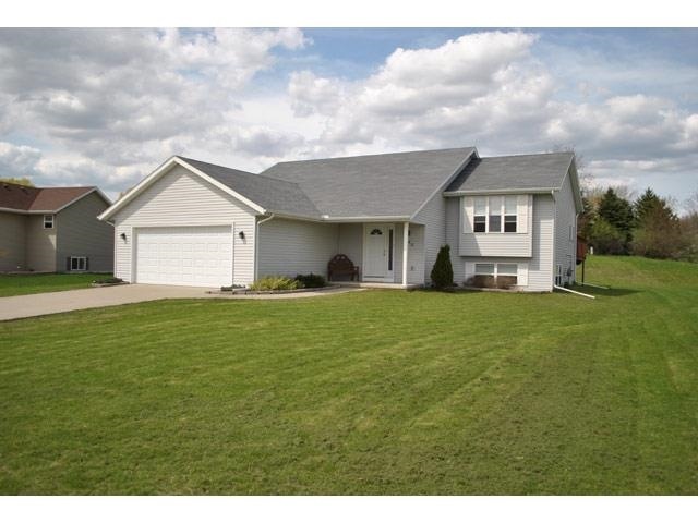690 E Countryside Dr, Evansville, WI 53536 - photo 1