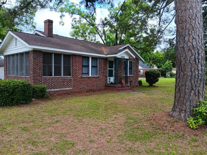 1401 Carswell Ave, Waycross, GA 31503 - photo 1