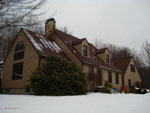 Gorgeous Conteporary Post and Beam