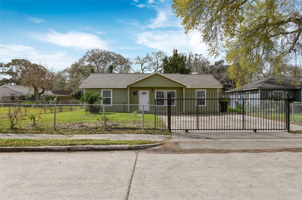 3938 Daphne St, Houston, TX 77021 - photo 1