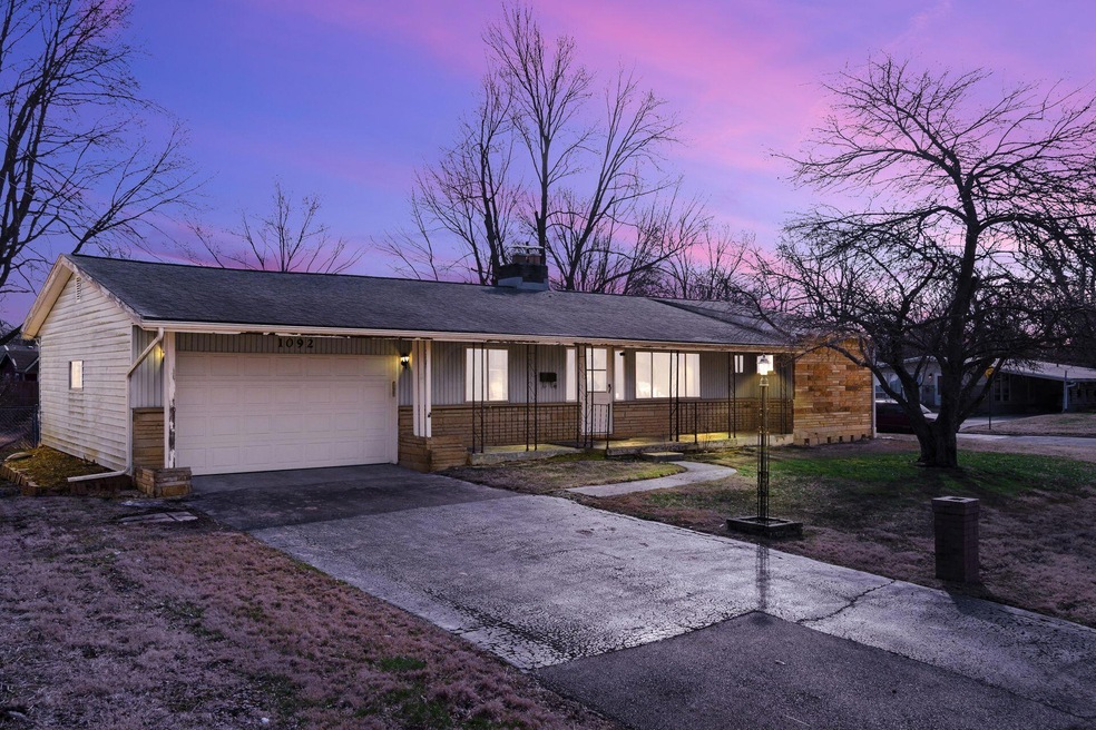1092 Elmore Ave