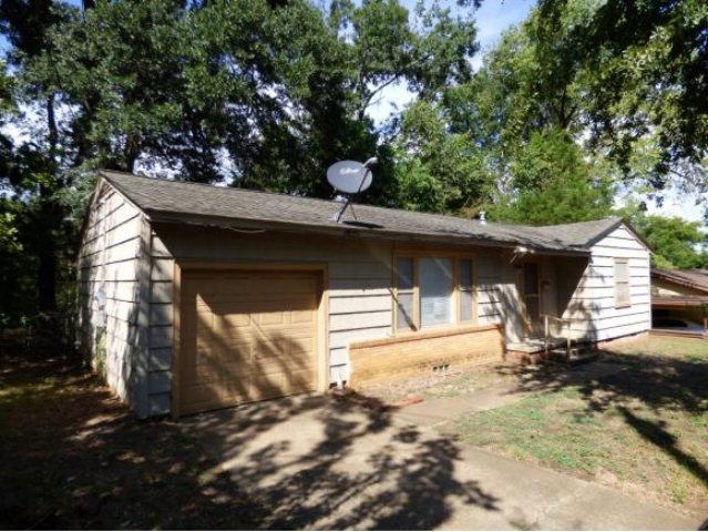 214 Harris St, Nacogdoches, TX 75964 - photo 1