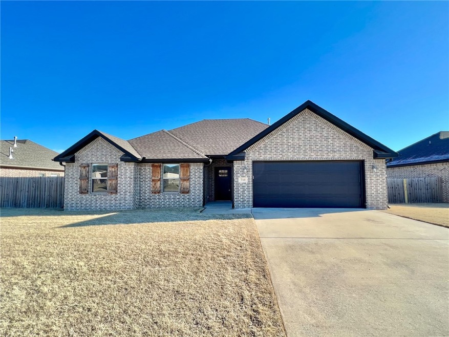 710 Captain Hopkins St, Prairie Grove, AR 72753 - photo 1