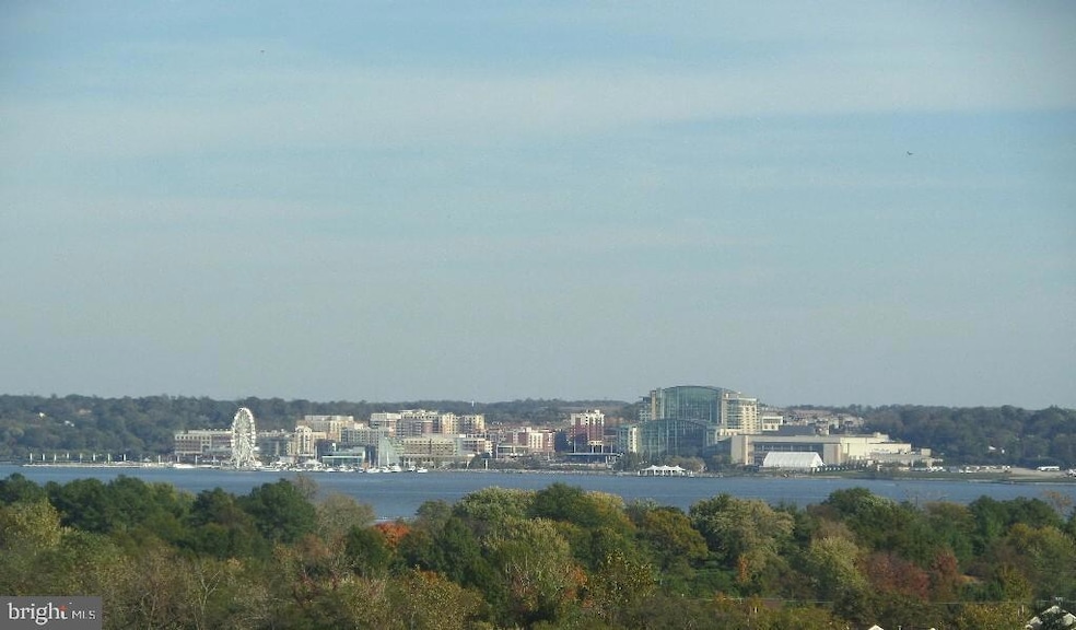 Hunting Creek Club unit 903, Alexandria, VA 22303 - photo 1