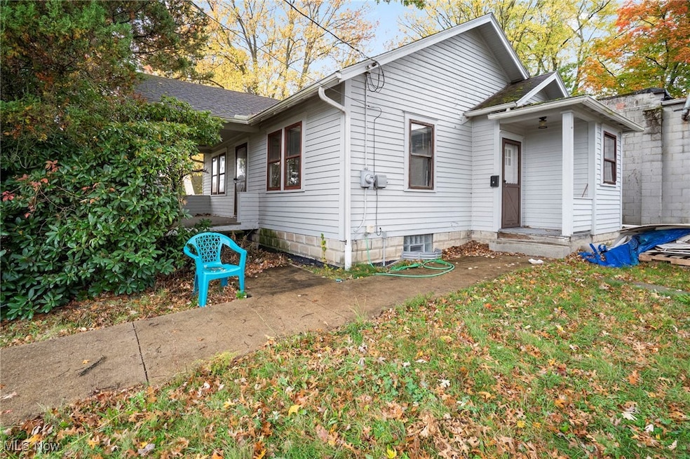 12 Bouquet Ave, Youngstown, OH 44509 - photo 1